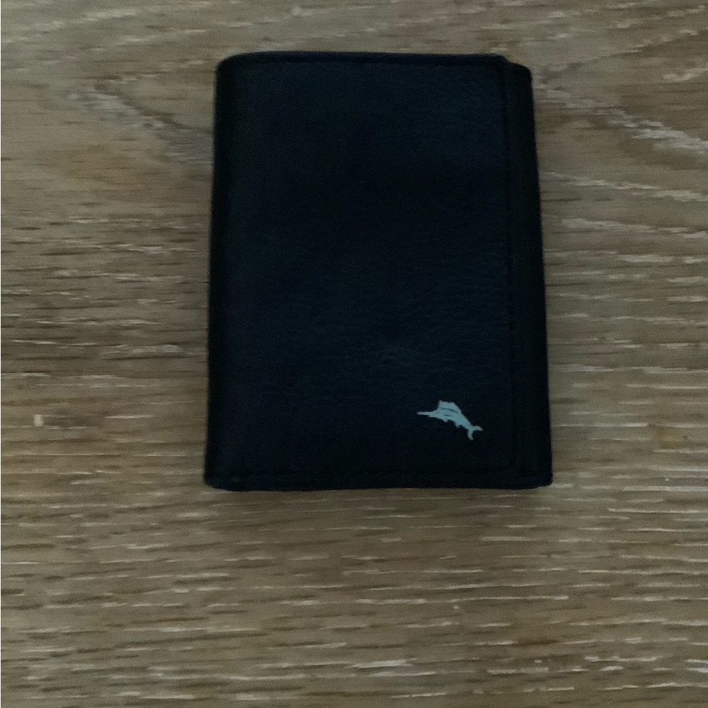 Pop marlin trifold wallet
